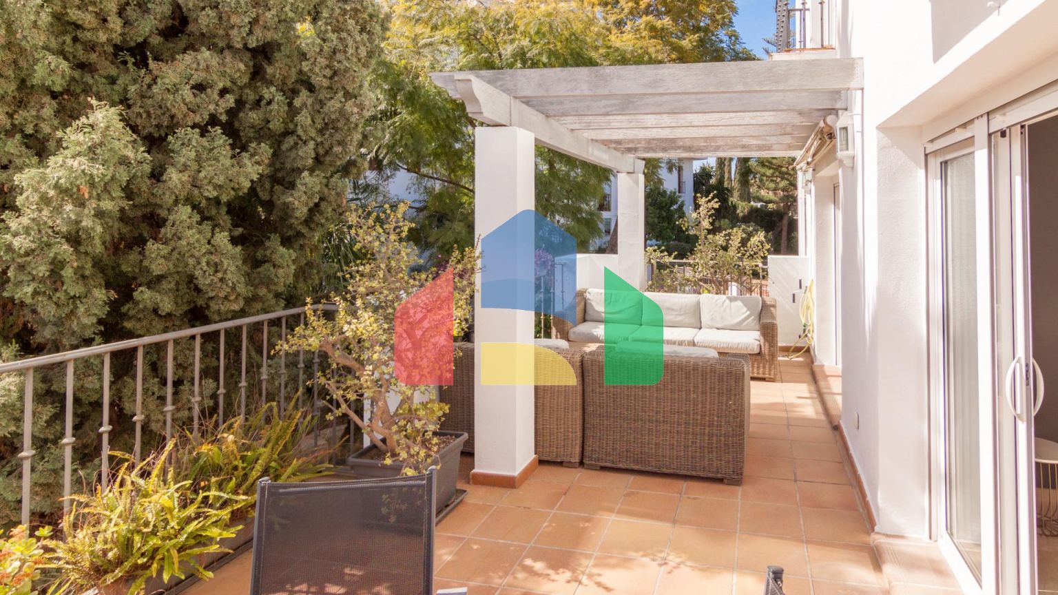 Роскошь и безопасность в Golden Mile