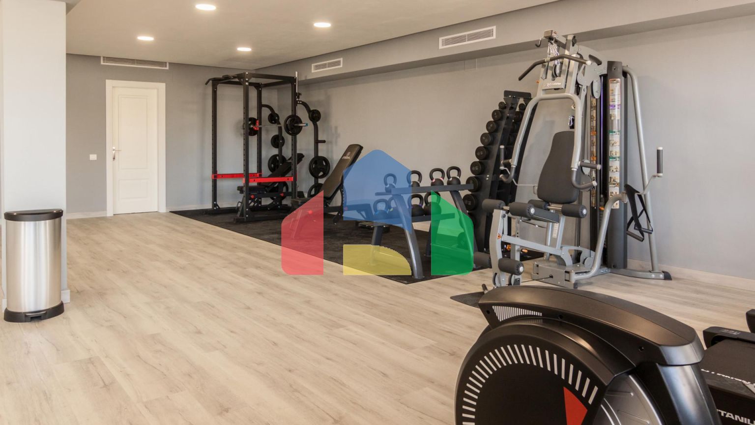 Роскошь и безопасность в Golden Mile