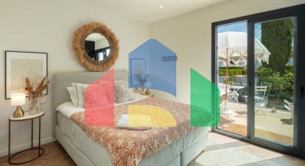 Вилла Hibisco приветствует вас на юге Испании своей потрясающей традиционной архитектурой и ярким белым фасадом, который сразу бросается в глаза. Вилла Hibisco приветствует вас на юге Испании своей потрясающей традиционной архитектурой и ярким белым фасадом, который сразу бросается в глаза.