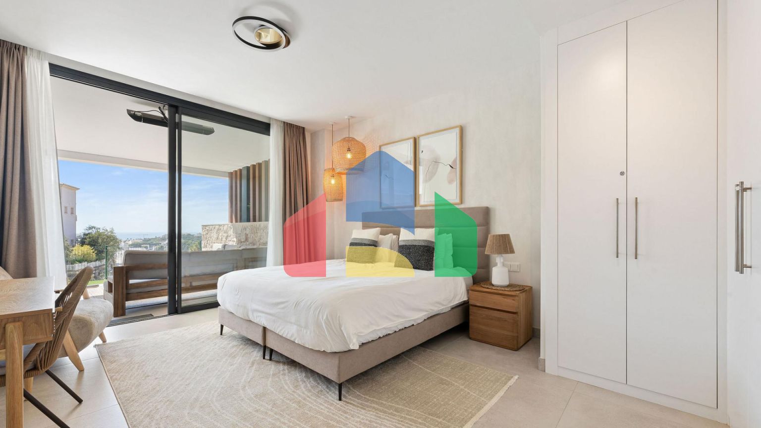 Потрясающая квартира с 3 спальнями в Восточной Марбелье