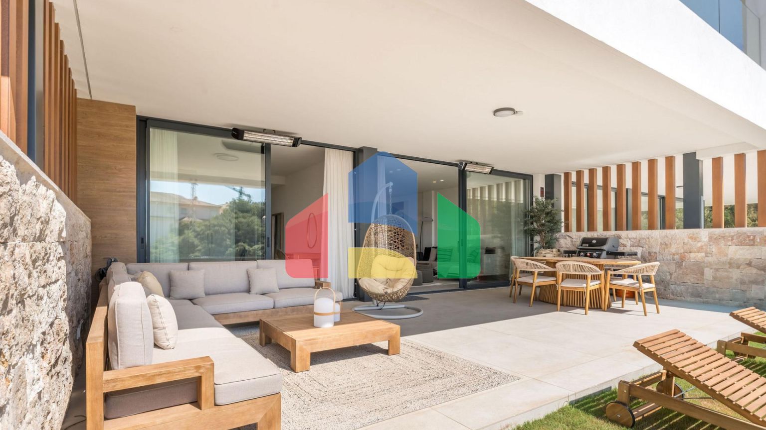 Потрясающая квартира с 3 спальнями в Восточной Марбелье