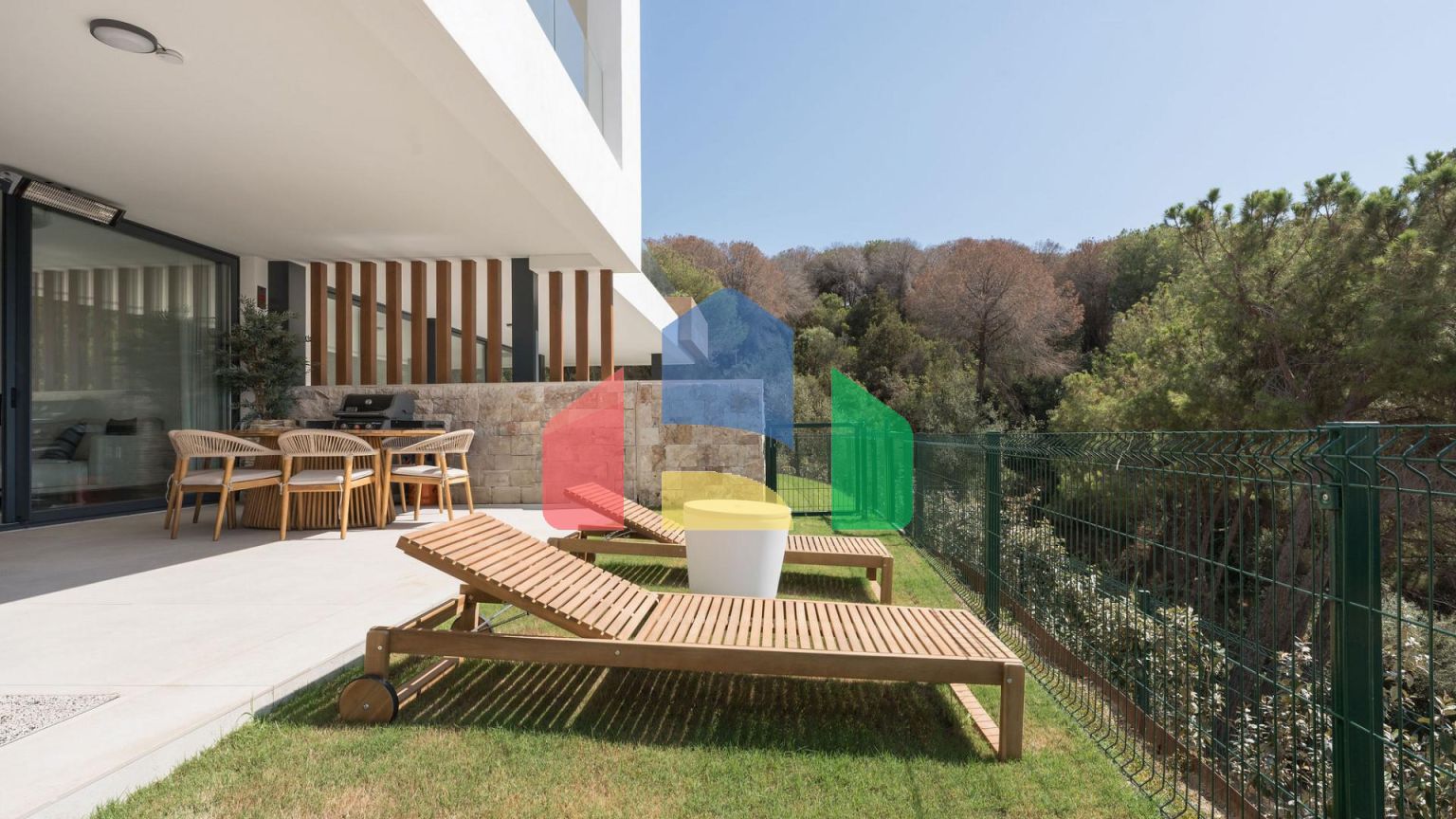 Потрясающая квартира с 3 спальнями в Восточной Марбелье