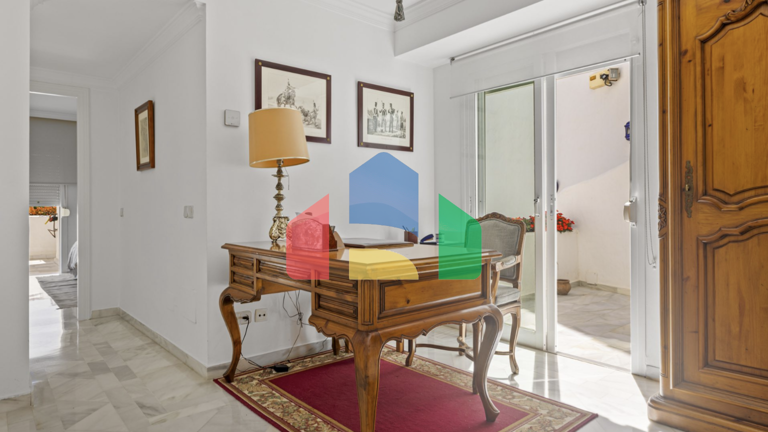 Уникальный и просторный таунхаус с 4 спальнями