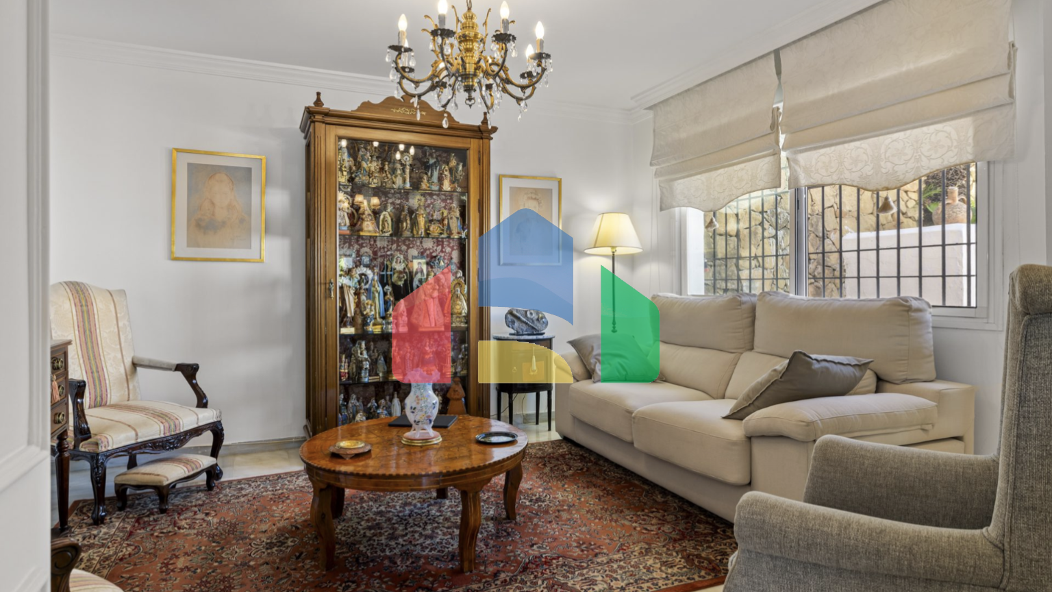 Уникальный и просторный таунхаус с 4 спальнями