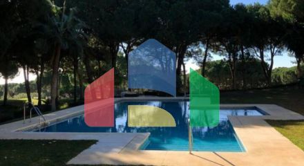 Beautiful south-west facing 2-bedroom townhouse located in charming Cabopino close to Cabopino Golf.