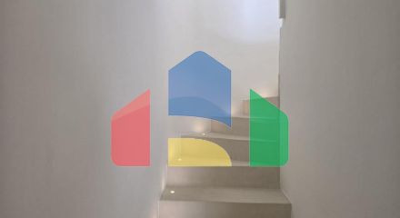 Прекрасный таунхаус с 2 спальнями, ориентированный на юго-запад, расположен в очаровательном районе Кабопино, недалеко от поля для гольфа Кабопино.