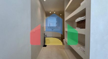 Прекрасный таунхаус с 2 спальнями, ориентированный на юго-запад, расположен в очаровательном районе Кабопино, недалеко от поля для гольфа Кабопино.