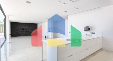 Современная вилла высочайшего качества, совершенно новая и готова к заселению.