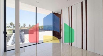 Современная вилла высочайшего качества, совершенно новая и готова к заселению.