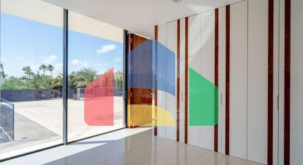 Современная вилла высочайшего качества, совершенно новая и готова к заселению.