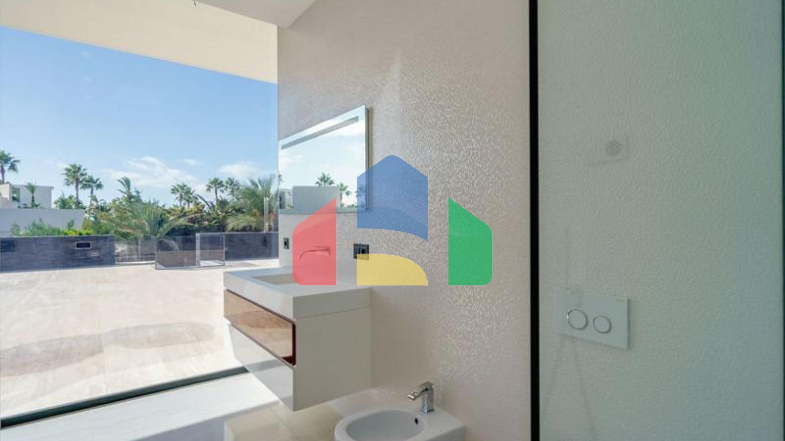 Современная вилла высочайшего качества, совершенно новая и готова к заселению.