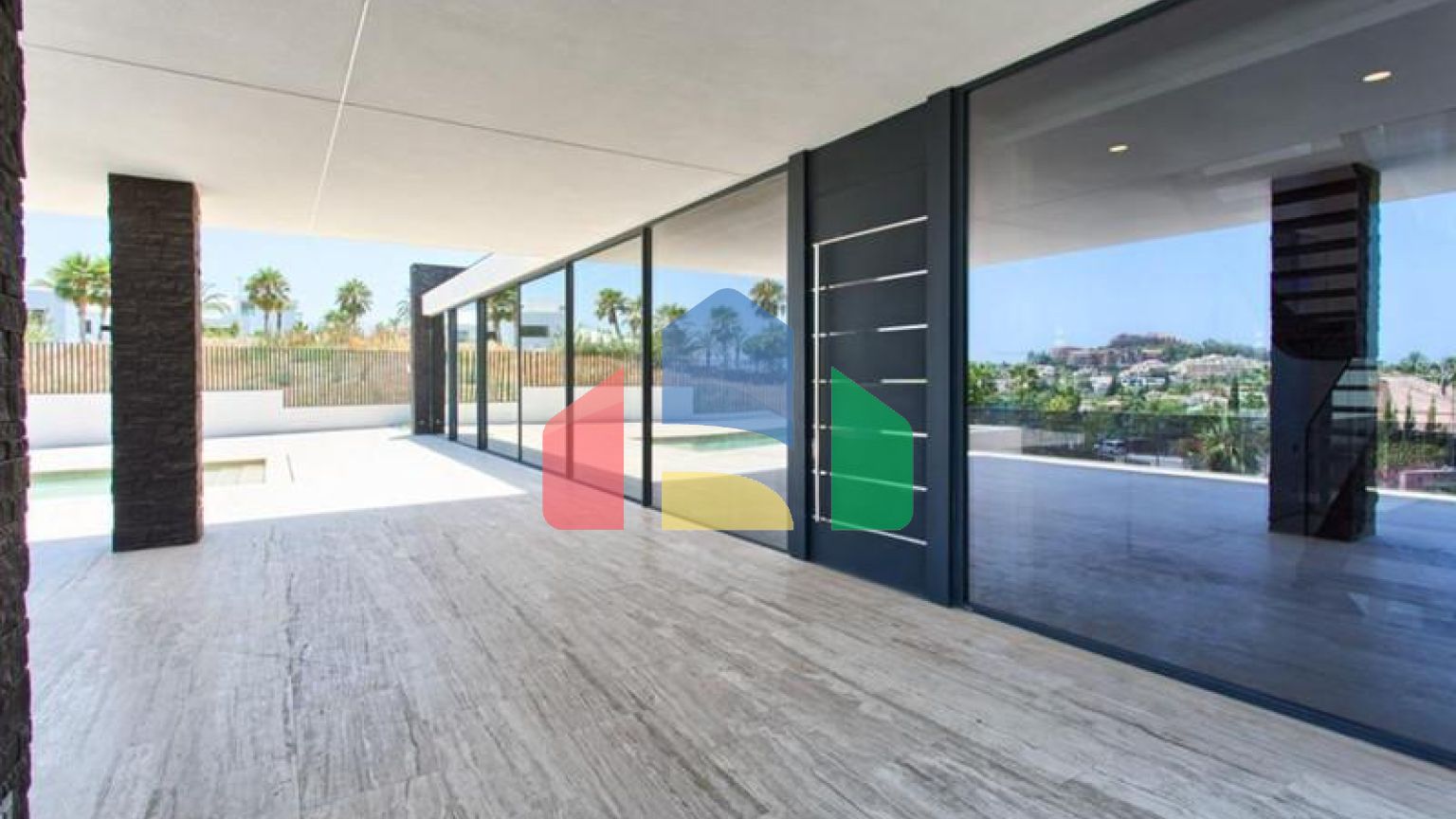 Современная вилла высочайшего качества, совершенно новая и готова к заселению.