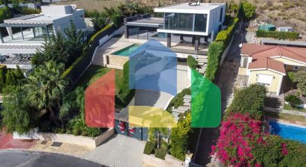 Современная вилла высочайшего качества, совершенно новая и готова к заселению.