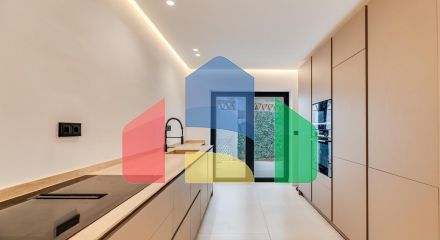 Потрясающий новый дуплекс в Лос-Пинос-де-Алоха, Новая Андалусия