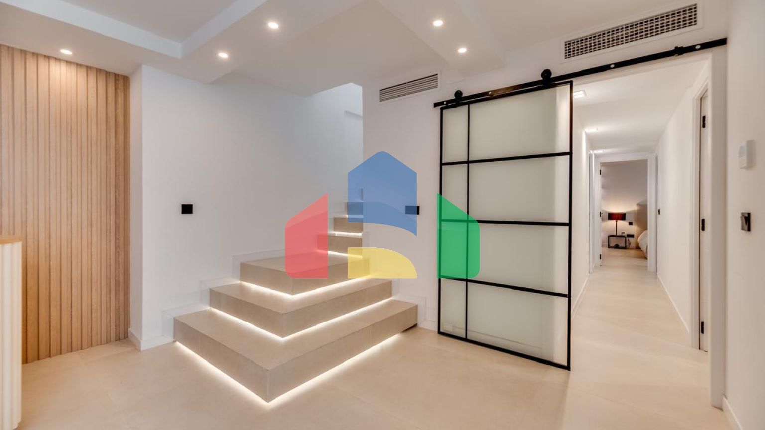 Потрясающий новый дуплекс в Лос-Пинос-де-Алоха, Новая Андалусия