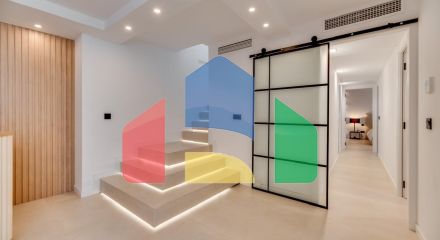 Потрясающий новый дуплекс в Лос-Пинос-де-Алоха, Новая Андалусия