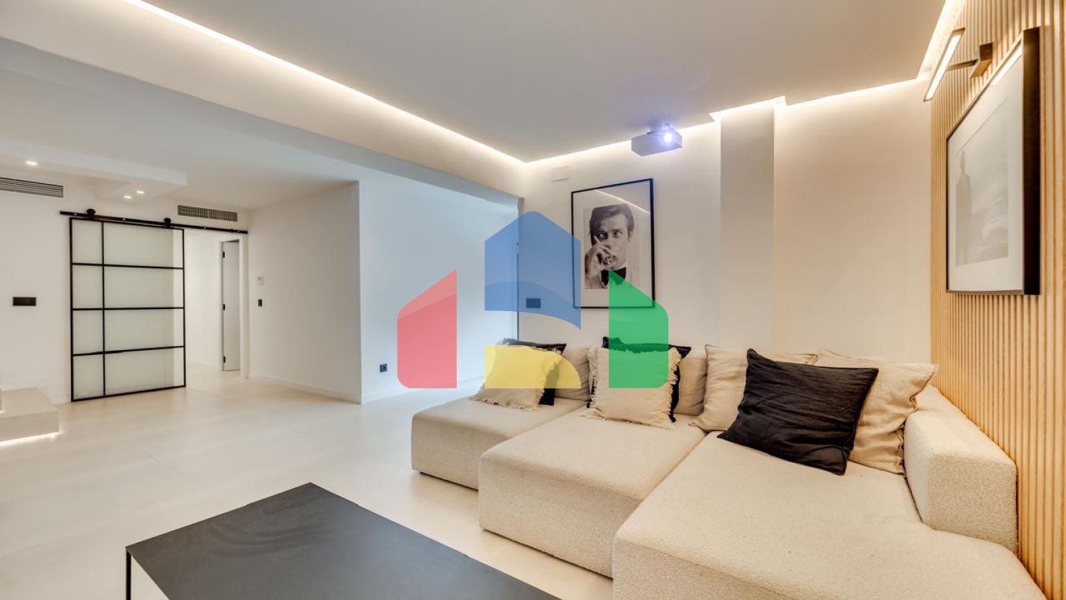 Потрясающий новый дуплекс в Лос-Пинос-де-Алоха, Новая Андалусия