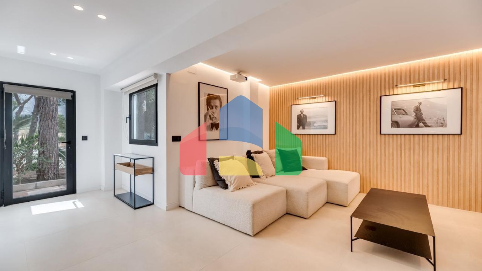 Потрясающий новый дуплекс в Лос-Пинос-де-Алоха, Новая Андалусия