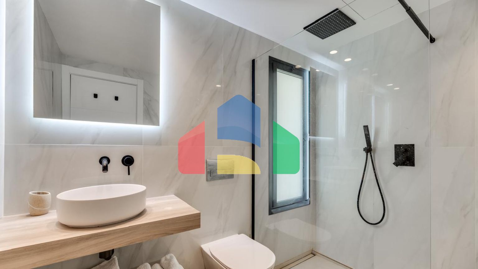 Потрясающий новый дуплекс в Лос-Пинос-де-Алоха, Новая Андалусия