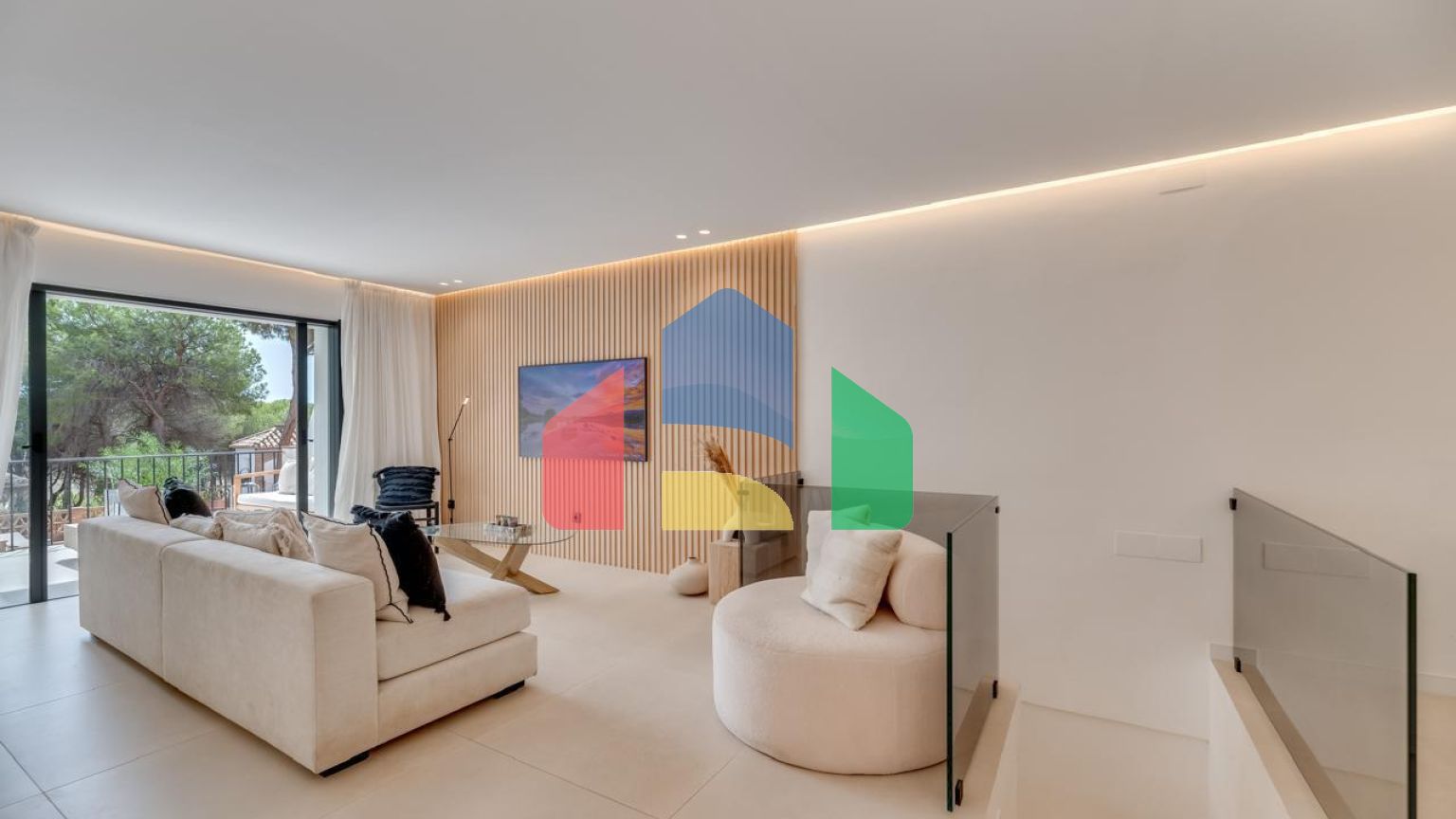 Потрясающий новый дуплекс в Лос-Пинос-де-Алоха, Новая Андалусия