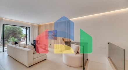 Потрясающий новый дуплекс в Лос-Пинос-де-Алоха, Новая Андалусия