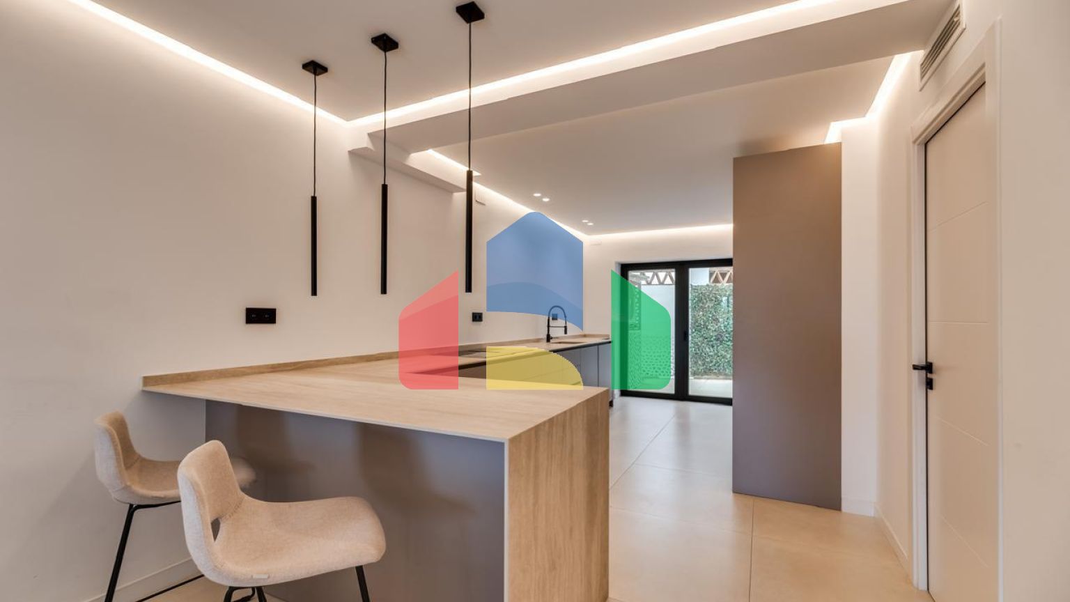 Потрясающий новый дуплекс в Лос-Пинос-де-Алоха, Новая Андалусия