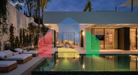 Роскошная Вилла на Первой Линии Поля для Гольфа с Дизайнерским Интерьером и Великолепными Видами