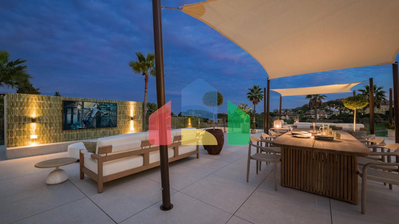 Роскошная Вилла на Первой Линии Поля для Гольфа с Дизайнерским Интерьером и Великолепными Видами