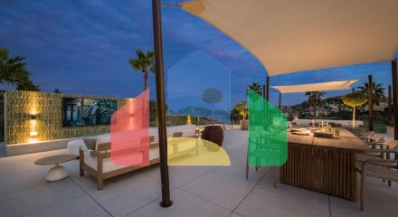 Роскошная Вилла на Первой Линии Поля для Гольфа с Дизайнерским Интерьером и Великолепными Видами