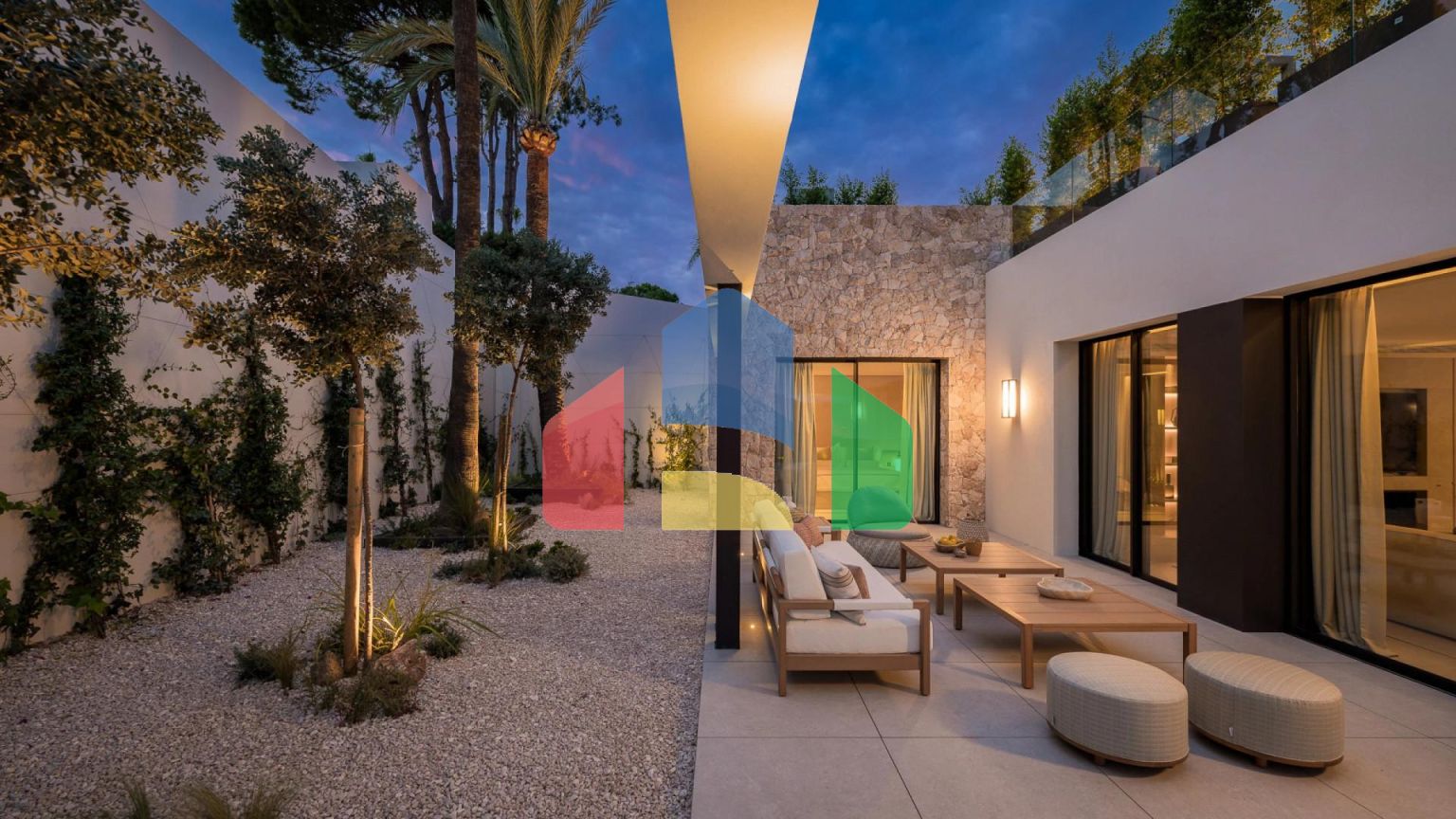 Роскошная Вилла на Первой Линии Поля для Гольфа с Дизайнерским Интерьером и Великолепными Видами