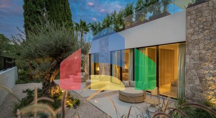 Роскошная Вилла на Первой Линии Поля для Гольфа с Дизайнерским Интерьером и Великолепными Видами