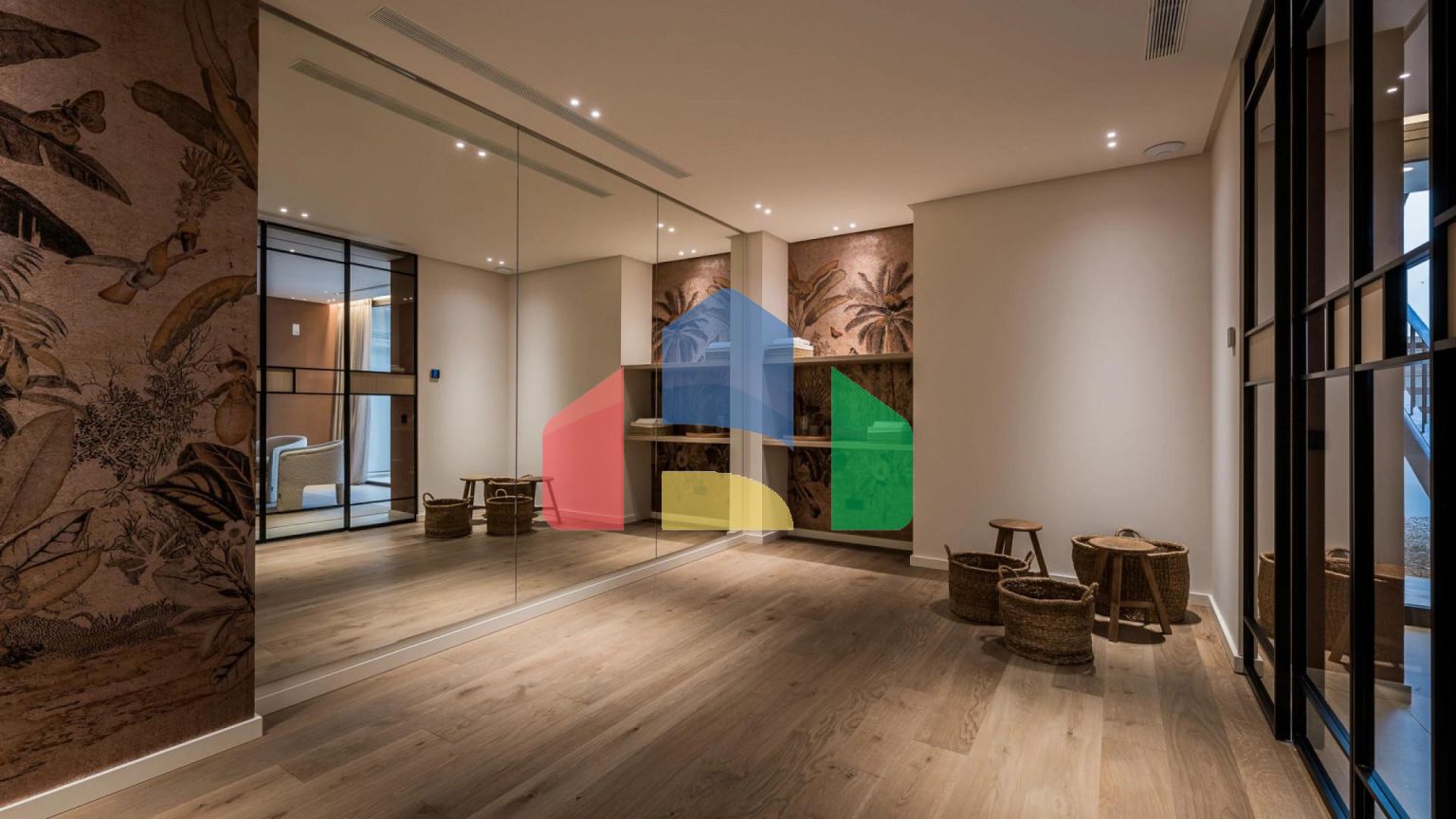 Роскошная Вилла на Первой Линии Поля для Гольфа с Дизайнерским Интерьером и Великолепными Видами