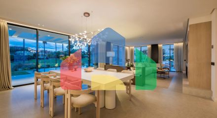 Роскошная Вилла на Первой Линии Поля для Гольфа с Дизайнерским Интерьером и Великолепными Видами