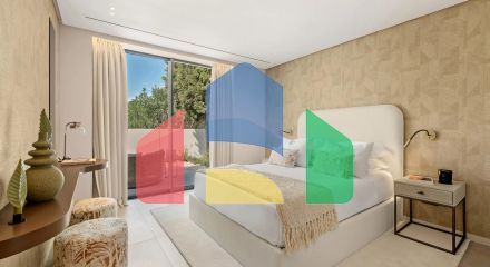 Роскошная Вилла на Первой Линии Поля для Гольфа с Дизайнерским Интерьером и Великолепными Видами