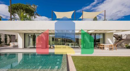 Роскошная Вилла на Первой Линии Поля для Гольфа с Дизайнерским Интерьером и Великолепными Видами