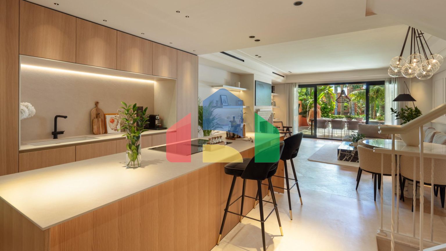 4-спальный таунхаус в комплексе Altos de Puente Romano на Золотой Миле Марбельи