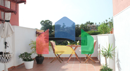 Просторный угловой пентхаус с панорамными видами в Марбелье