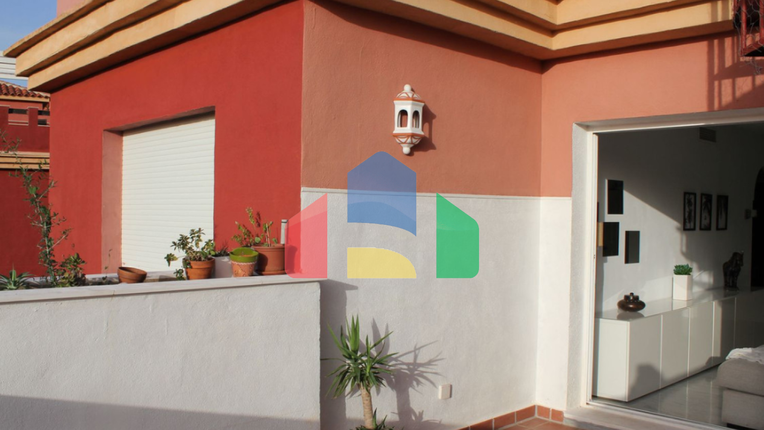 Просторный угловой пентхаус с панорамными видами в Марбелье