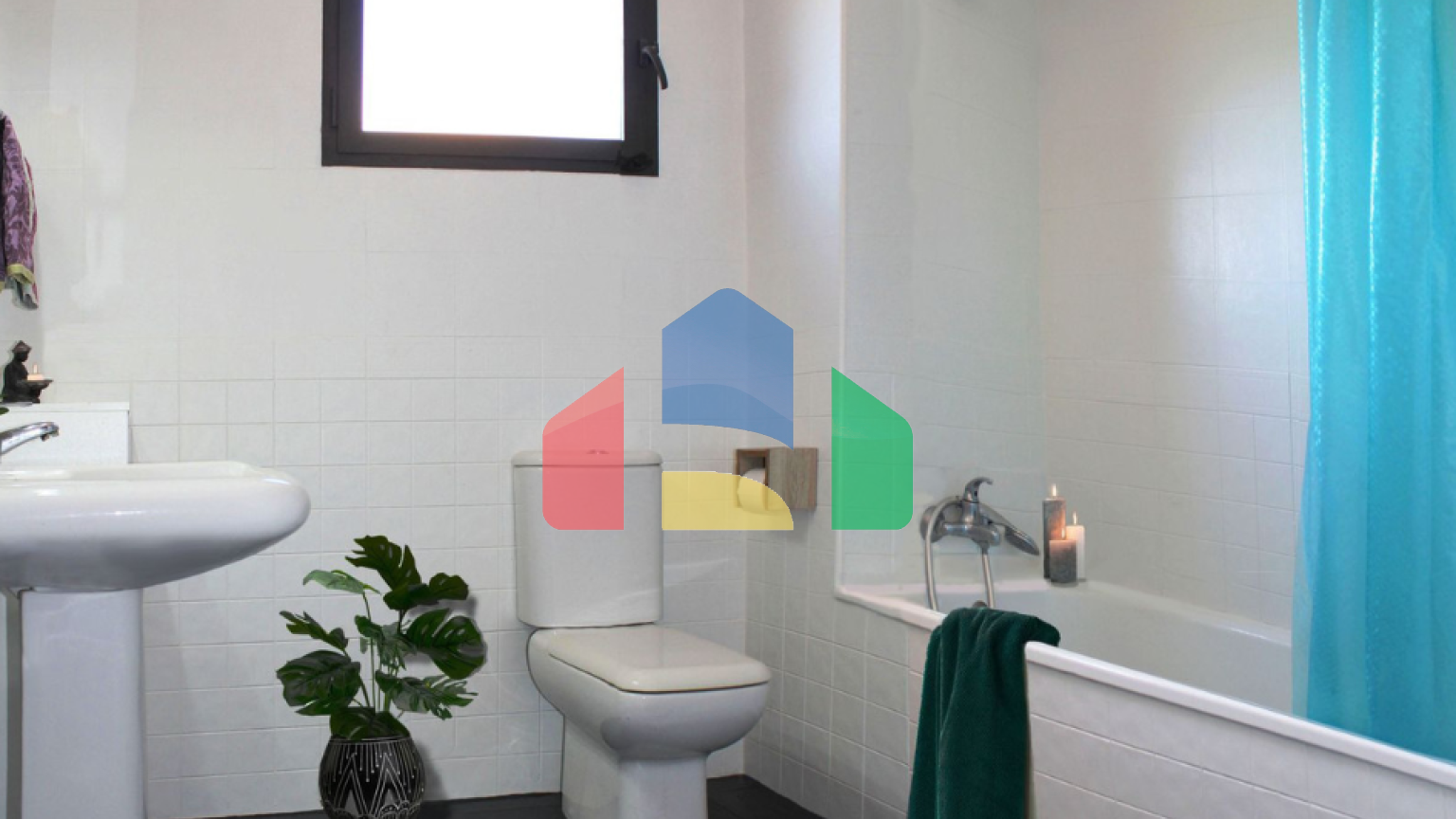 Просторный угловой пентхаус с панорамными видами в Марбелье