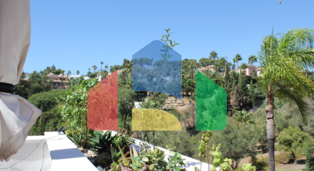 Просторный угловой пентхаус с панорамными видами в Марбелье