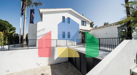 Villa in Nueva Andalucia with a beautiful mountain view