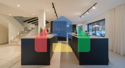 Вилла в Новой Андалусии с прекрасным видом на горы Вилла в Новой Андалусии с прекрасным видом на горы