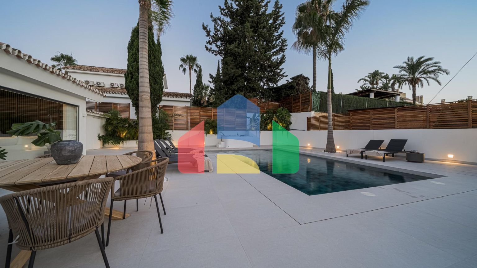 Вилла в Новой Андалусии с прекрасным видом на горы