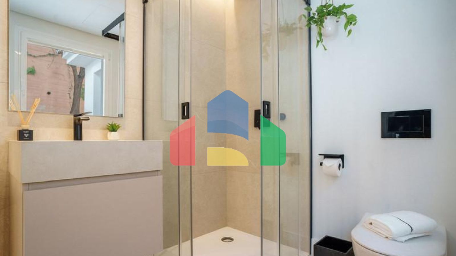 КРАСИВАЯ СОВРЕМЕННАЯ ВИЛЛА НА ПРОДАЖУ В ТИХОМ И ЖИЛОМ ЭКСКЛЮЗИВНОМ РАЙОНЕ НУЭВА-АНДАЛУСИИ