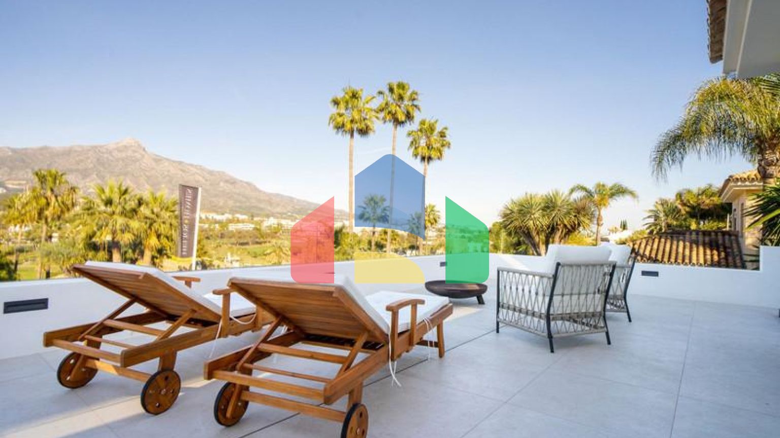 КРАСИВАЯ СОВРЕМЕННАЯ ВИЛЛА НА ПРОДАЖУ В ТИХОМ И ЖИЛОМ ЭКСКЛЮЗИВНОМ РАЙОНЕ НУЭВА-АНДАЛУСИИ