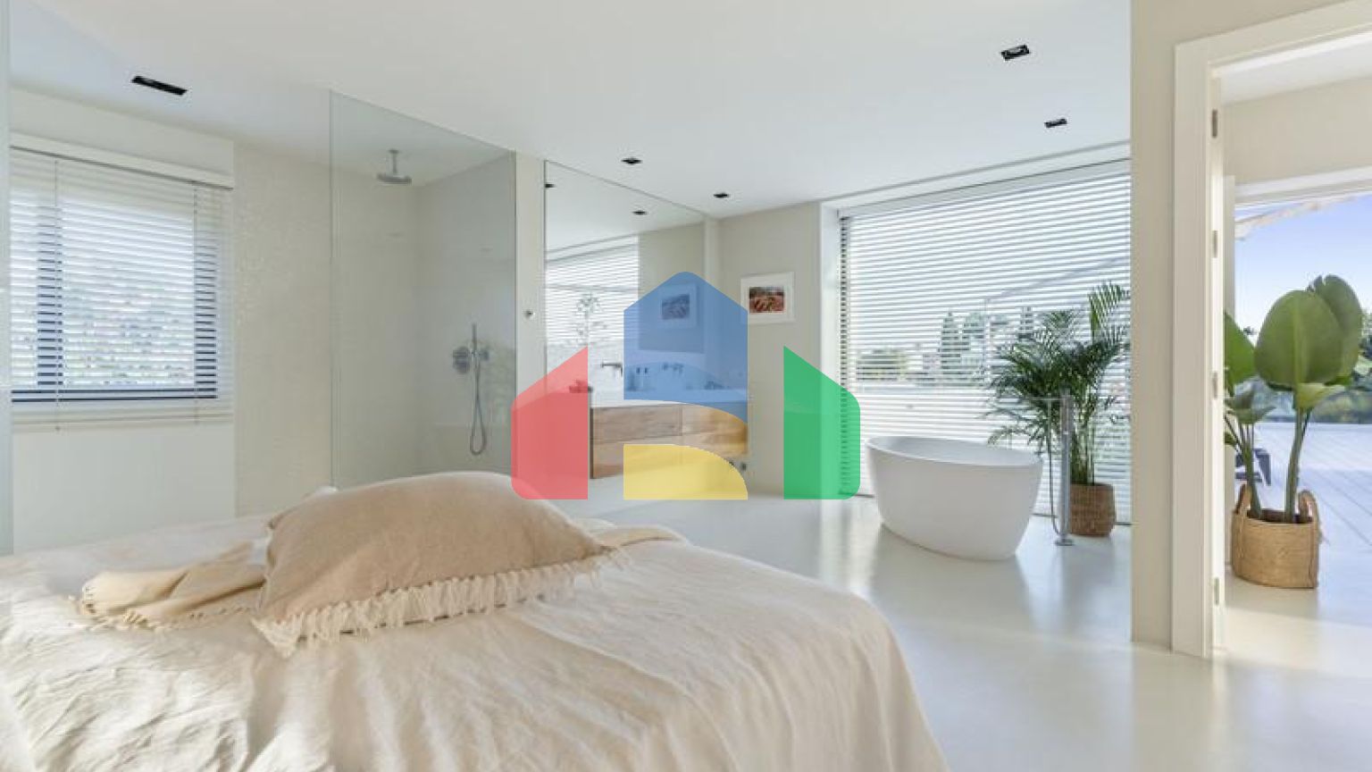 Добро пожаловать на виллу Las Brisas 41, современную и красивую виллу с пятью спальнями в самом сердце Новой Андалусии.