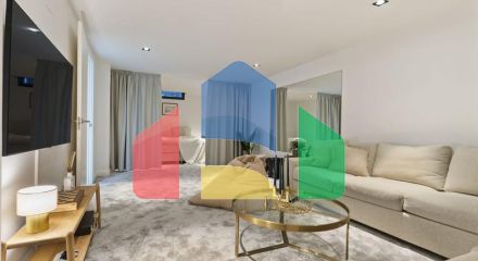 Добро пожаловать на виллу Las Brisas 41, современную и красивую виллу с пятью спальнями в самом сердце Новой Андалусии.