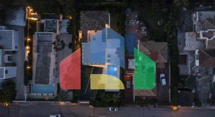 Добро пожаловать на виллу Las Brisas 41, современную и красивую виллу с пятью спальнями в самом сердце Новой Андалусии.