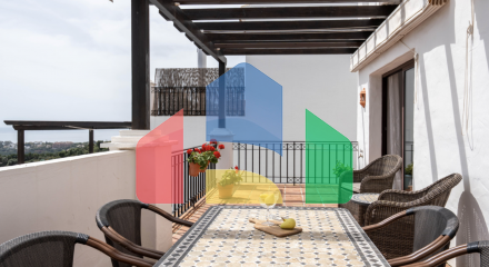 Элегантный двухуровневый пентхаус с 2 спальнями, расположенный в Марбелье