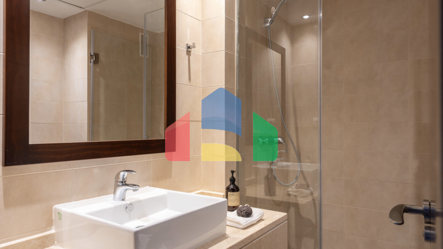 Элегантный двухуровневый пентхаус с 2 спальнями, расположенный в Марбелье